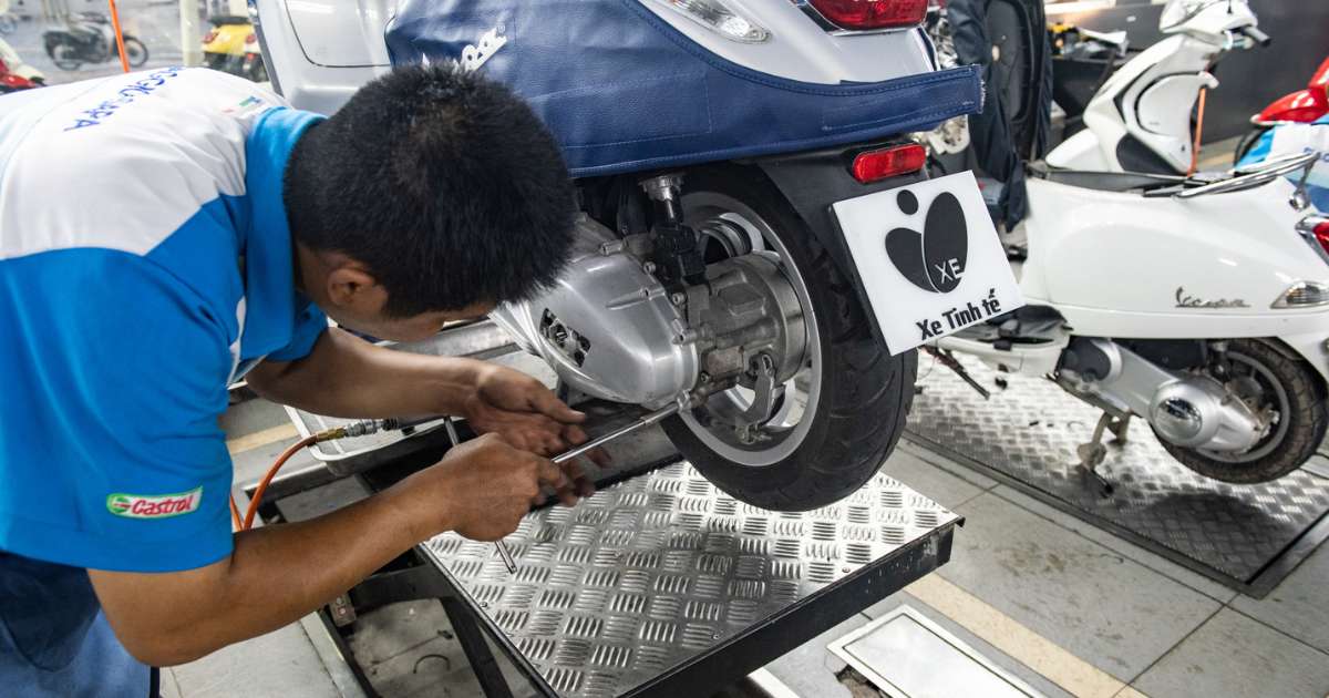 Dịch vụ cứu hộ Vespa chuyên nghiệp, nhanh chóng hiệu quả 2 Kiểm tra bộ ly hộp