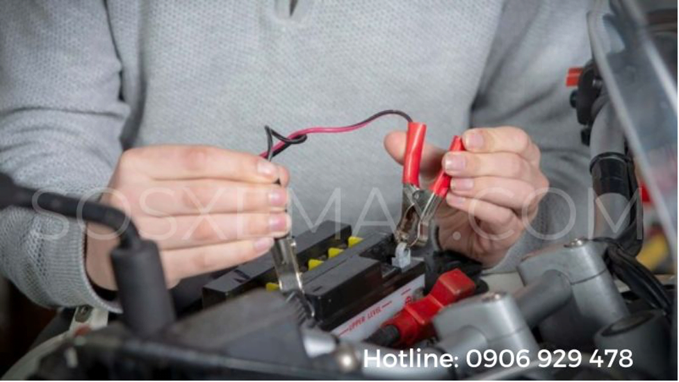 HƯỚNG DẪN CỨU HỘ XE HẾT BÌNH TẠI NHÀ NHANH CHÓNG VÀ TIẾT KIỆM CHI PHÍ 2 Huong Dan Cuu Ho Xe Het Binh Tai Nha Nhanh Chong Va Tiet Kiem Chi Phi3